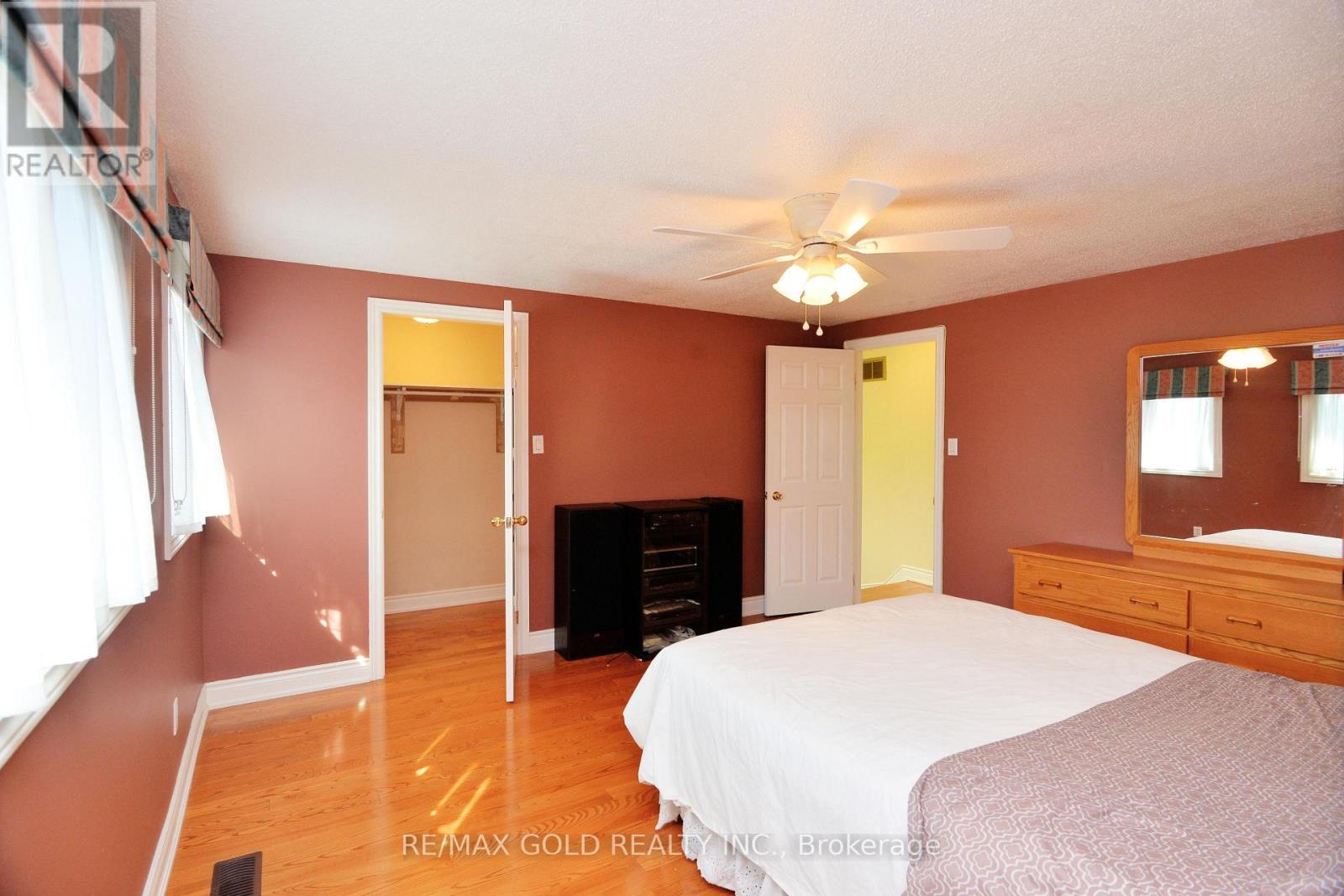 4284 Sawmill Valley Drive, Mississauga, Ontario  L5L 3M9 - Photo 19 - W13692540