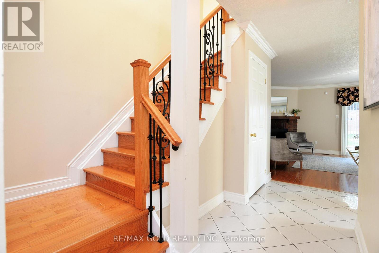 4284 Sawmill Valley Drive, Mississauga, Ontario  L5L 3M9 - Photo 6 - W13692540