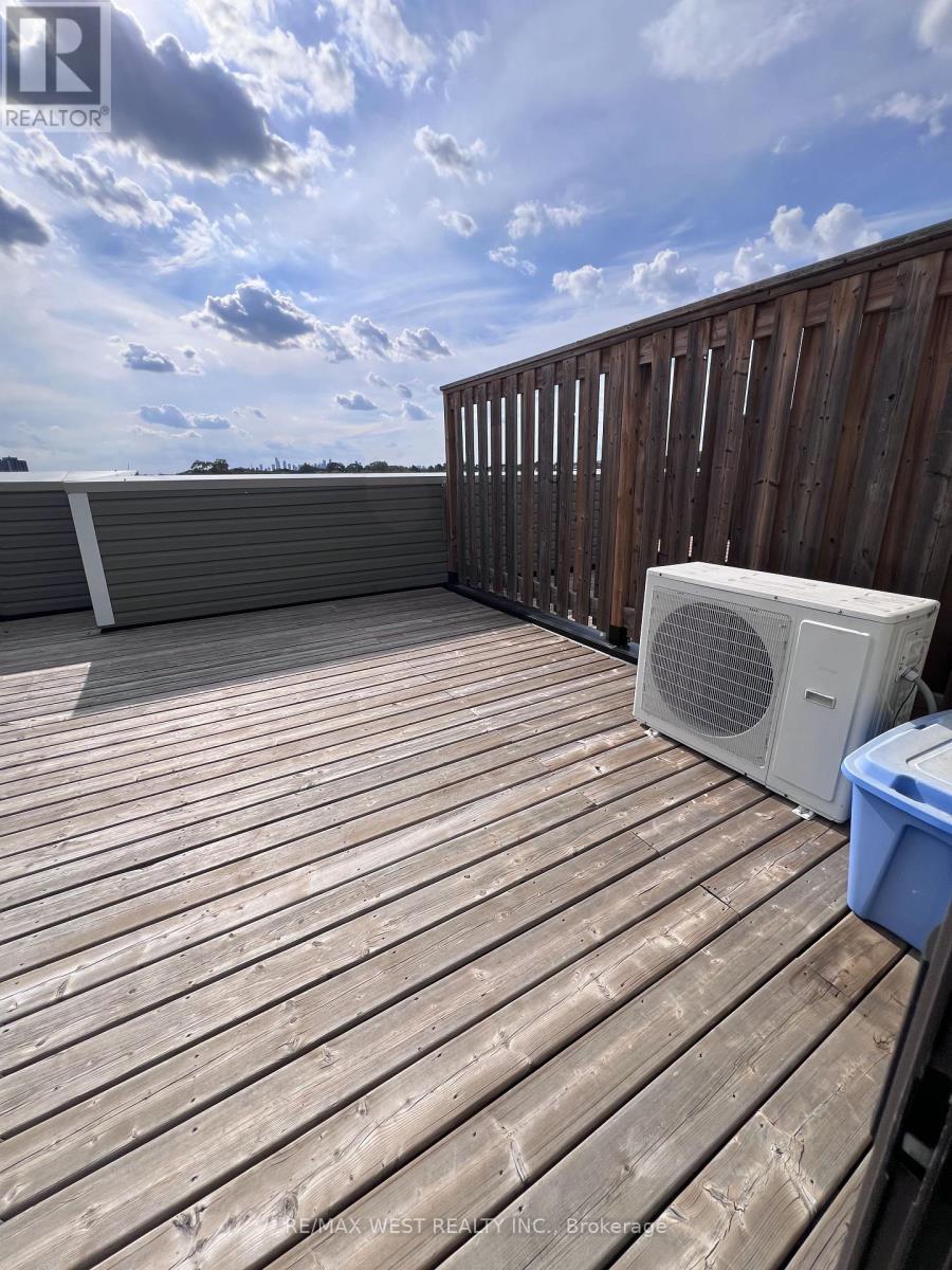 18 - 95 Eastwood Park Gardens, Toronto, Ontario  M8W 0B9 - Photo 11 - W13692558