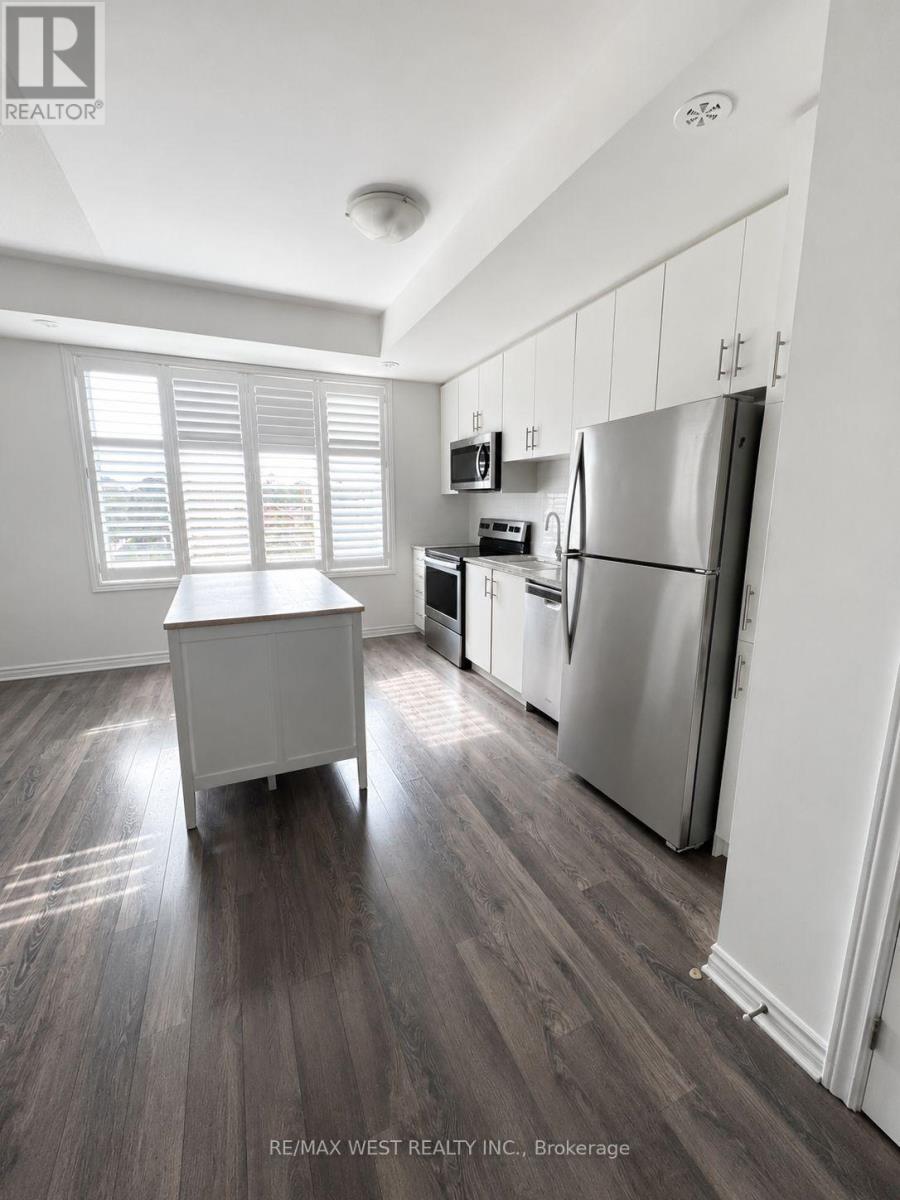 18 - 95 Eastwood Park Gardens, Toronto, Ontario  M8W 0B9 - Photo 2 - W13692558