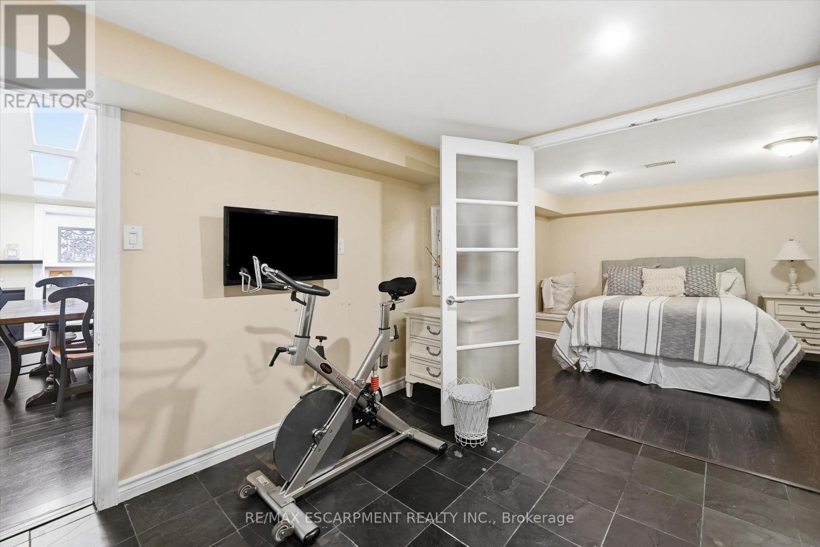 247 Linwood Crescent, Burlington, Ontario  L7L 4A2 - Photo 40 - W13692598
