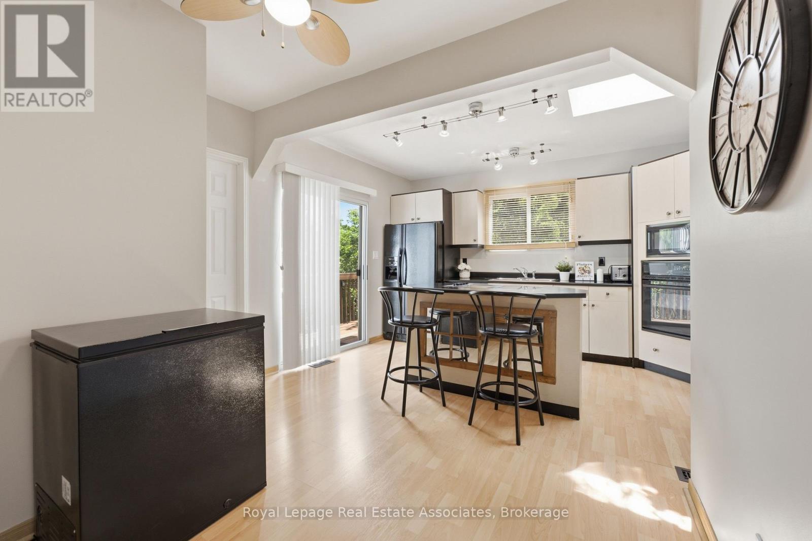 64 Eaglewood Boulevard, Mississauga, Ontario  L5G 1V4 - Photo 11 - W13692622