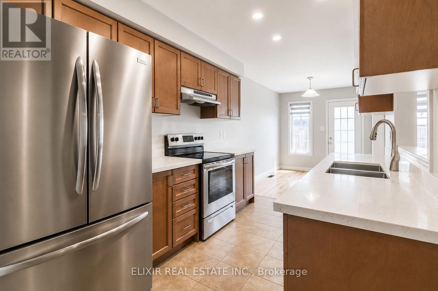 90 Delport Close, Brampton, Ontario  L6P 1V2 - Photo 10 - W13692632