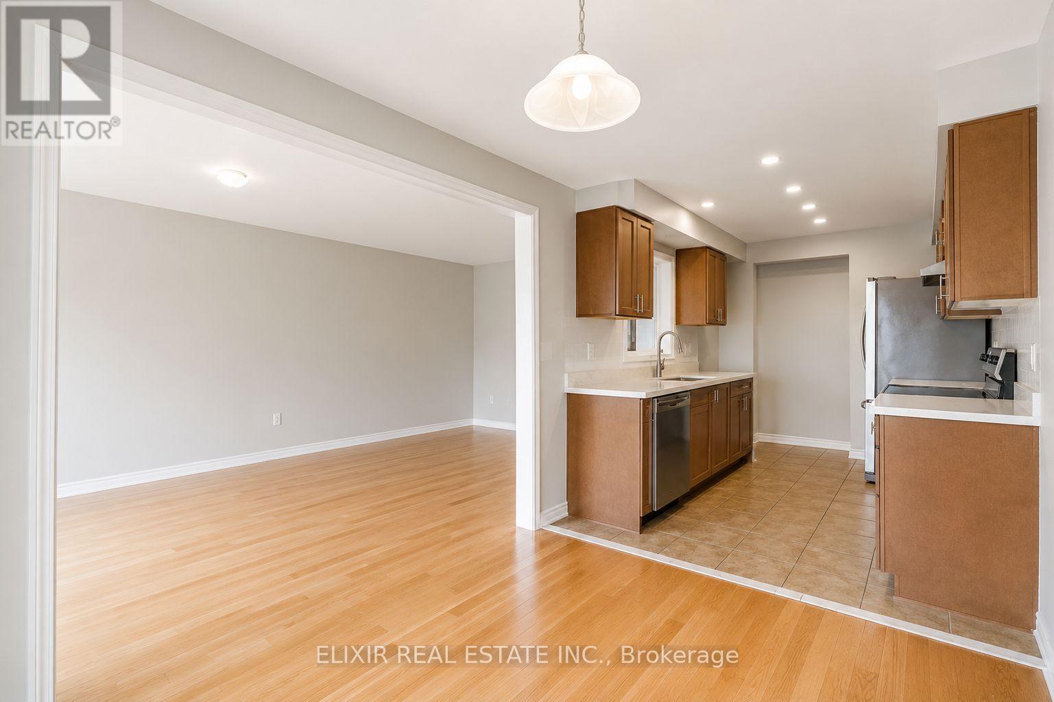 90 Delport Close, Brampton, Ontario  L6P 1V2 - Photo 8 - W13692632