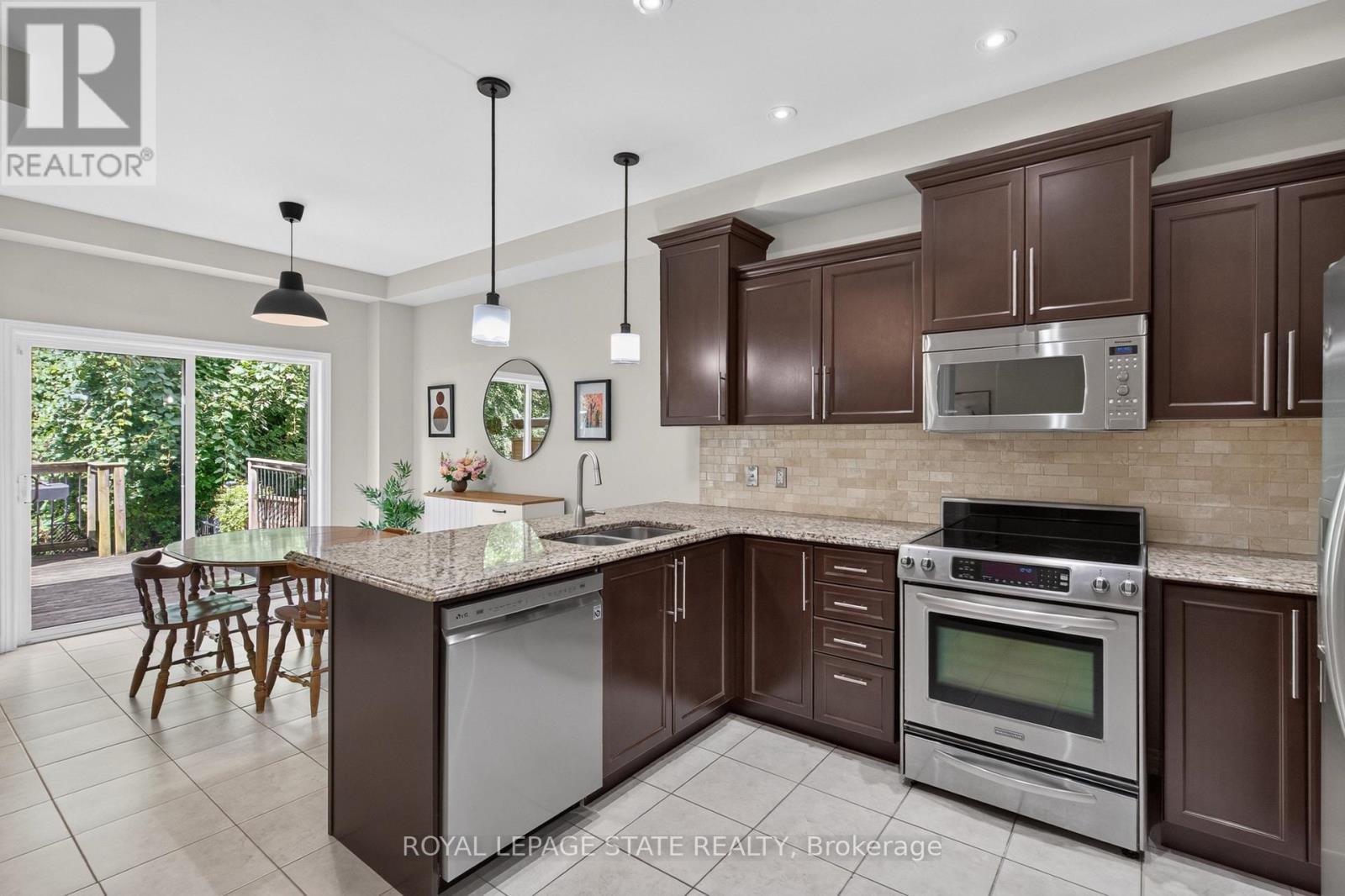 82 Maplevale Drive, Hamilton, Ontario  L9G 0C5 - Photo 16 - X13692470