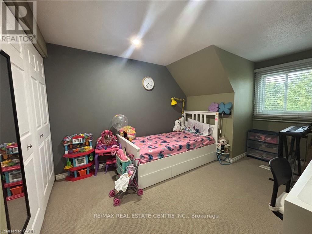 40 Caprice Court, Kitchener, Ontario  N2M 5M2 - Photo 16 - X13692562