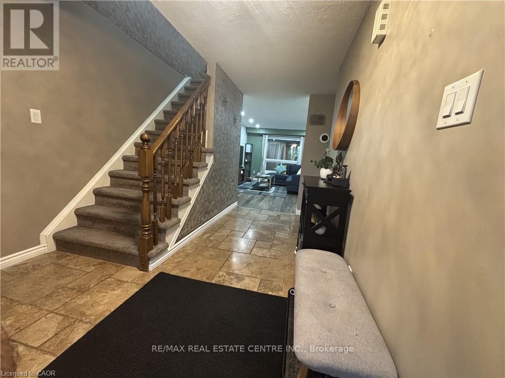 40 CAPRICE COURT