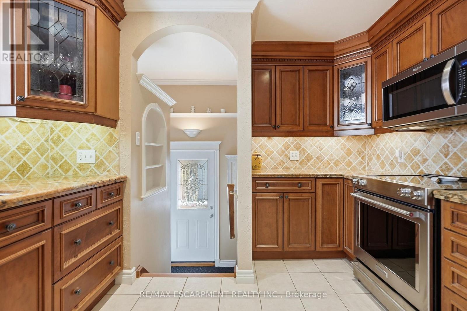 3 Mitchell Avenue, Hamilton, Ontario  L9A 1W1 - Photo 11 - X13692624