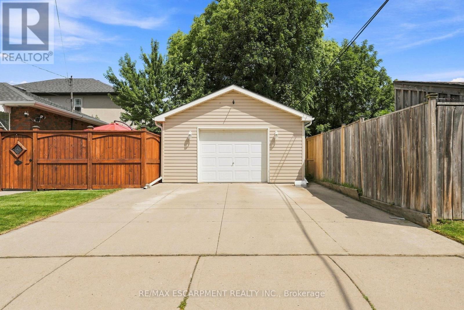 3 Mitchell Avenue, Hamilton, Ontario  L9A 1W1 - Photo 37 - X13692624