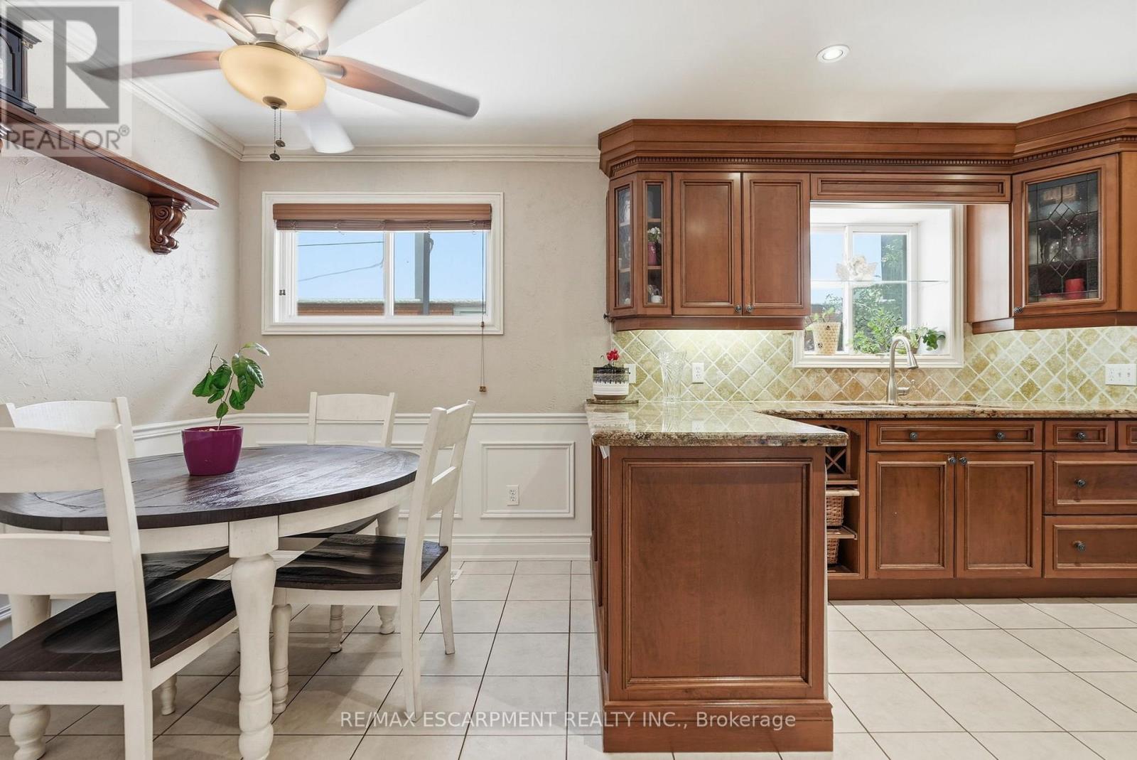 3 Mitchell Avenue, Hamilton, Ontario  L9A 1W1 - Photo 6 - X13692624