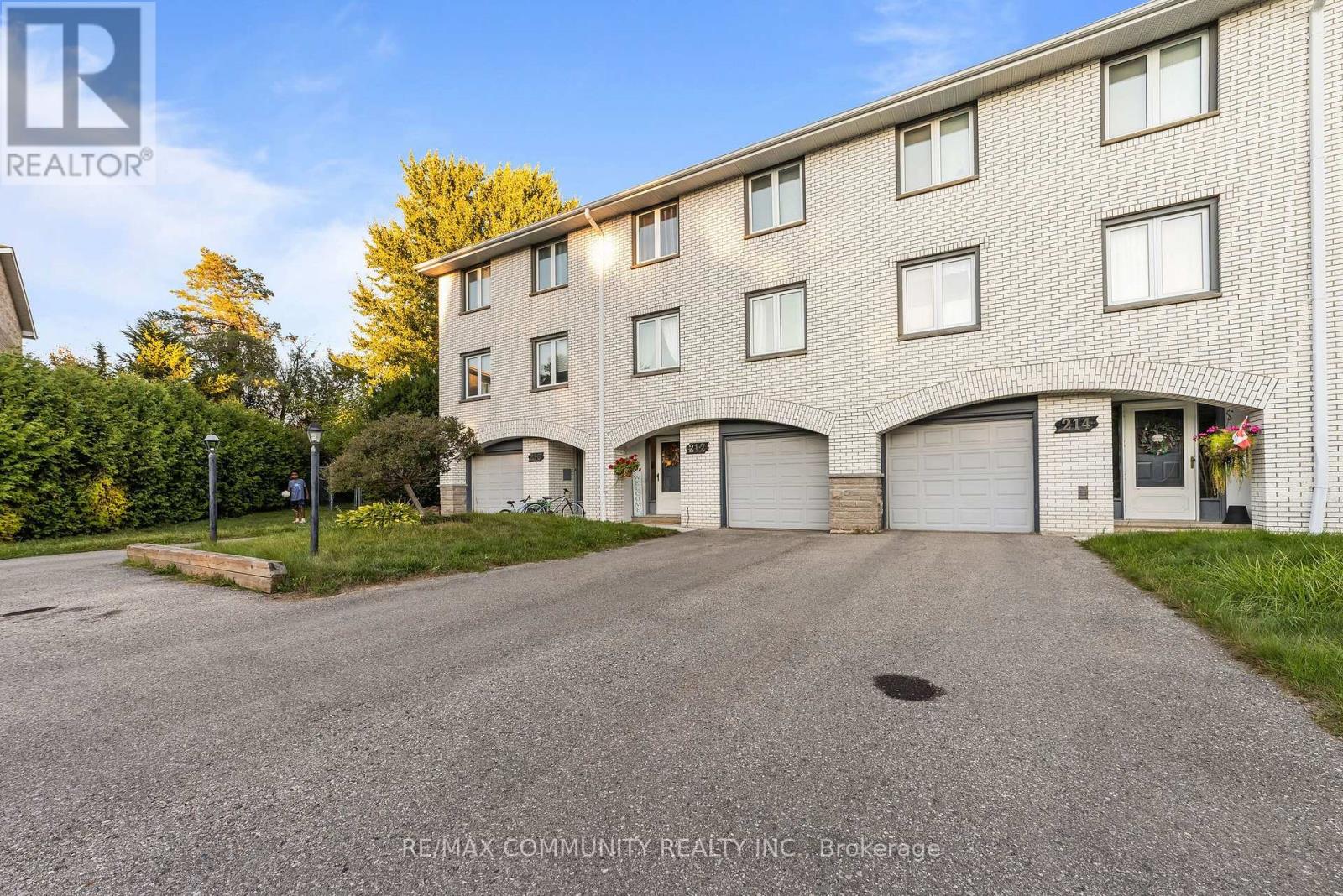 210-216 Homestead Crescent, London North, Ontario  N6G 2E5 - Photo 1 - X13692626