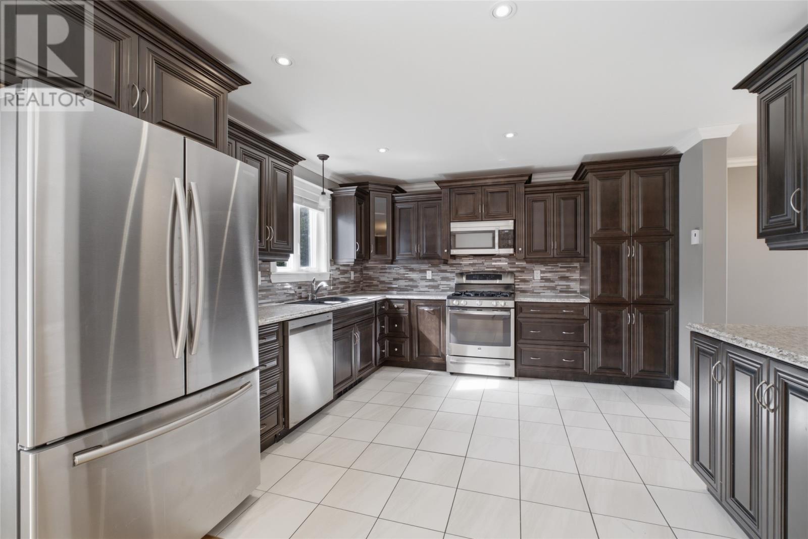 73 Chatwood Crescent, CBS — photo 3