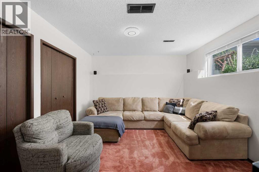 24 Cedardale Rise SW, Calgary, Alberta  T2W 3Y5 - Photo 17 - A2319575