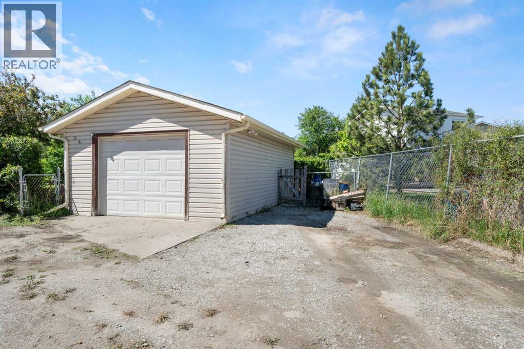 24 Cedardale Rise SW, Calgary, Alberta  T2W 3Y5 - Photo 34 - A2319575