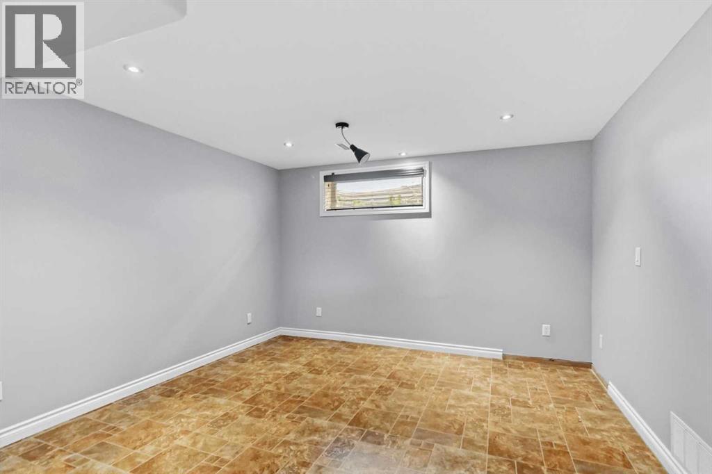 130 St. Laurent Way, Fort Mcmurray, Alberta  T9K 2K2 - Photo 33 - A2327695