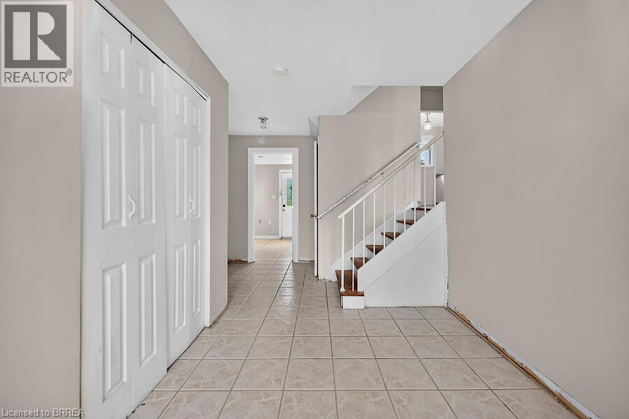 5371 Riverside Drive, Burlington, Ontario  L7L 3X9 - Photo 5 - 40856171