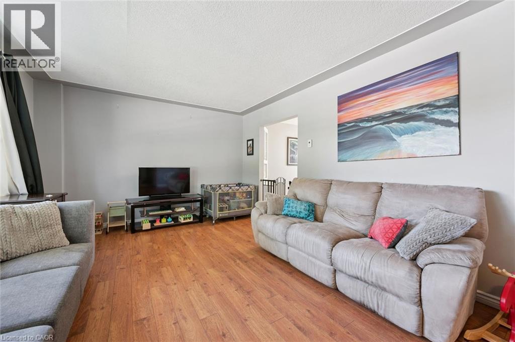 153 Fourth Avenue, Kitchener, Ontario  N2C 1P3 - Photo 5 - 40854392