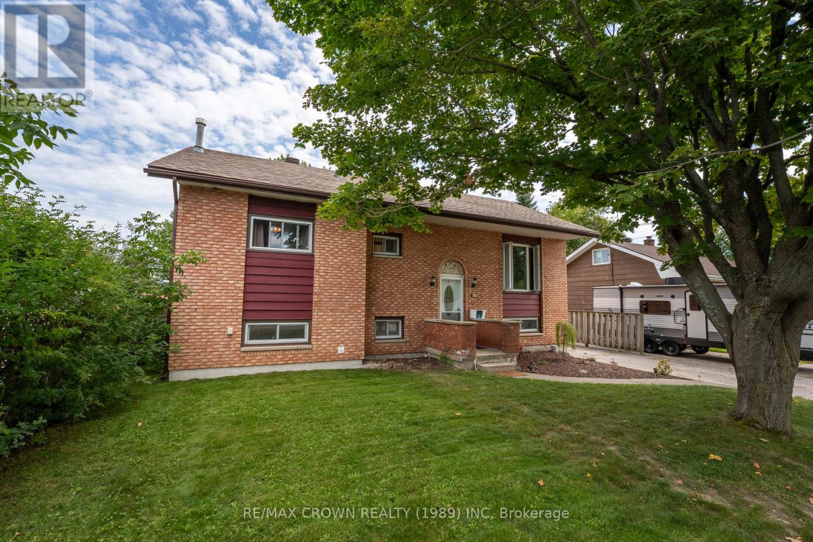 262 Lee Avenue, North Bay, Ontario  P1A 2K8 - Photo 2 - X13692538