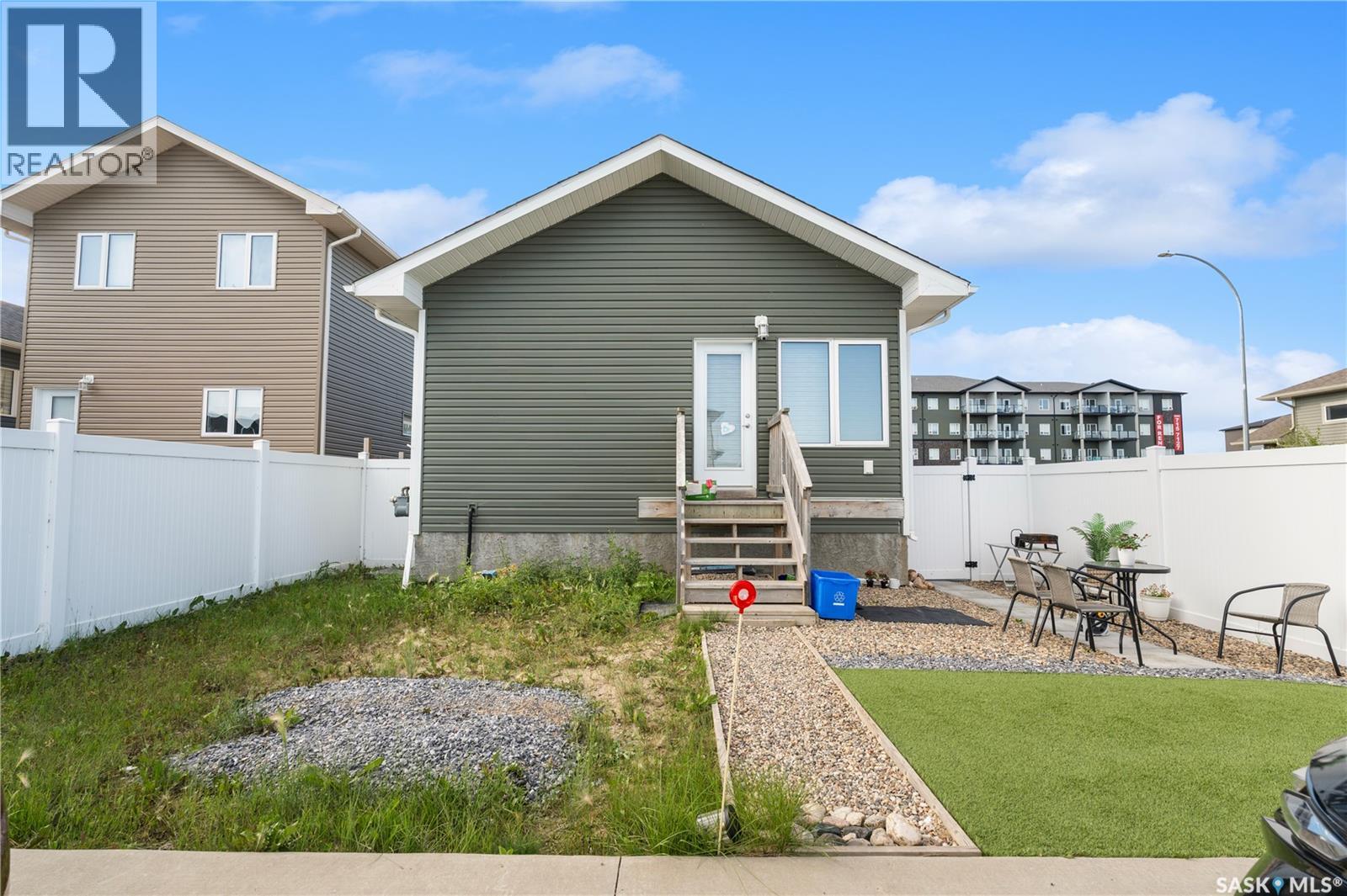 1051 Parr Hill Drive, Martensville, Saskatchewan  S0K 2T1 - Photo 52 - SK046000