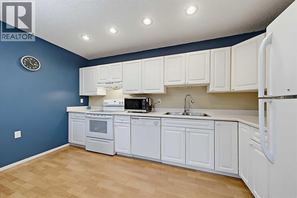 15, 3620 51 Street SW, Calgary, Alberta  T3E 6N7 - Photo 4 - A2338465