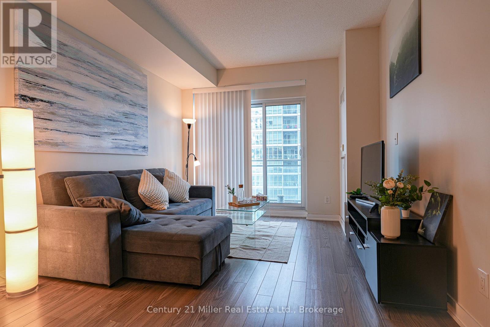 1634 - 165 Legion Road N, Toronto, Ontario  M8Y 0B3 - Photo 2 - W13692720