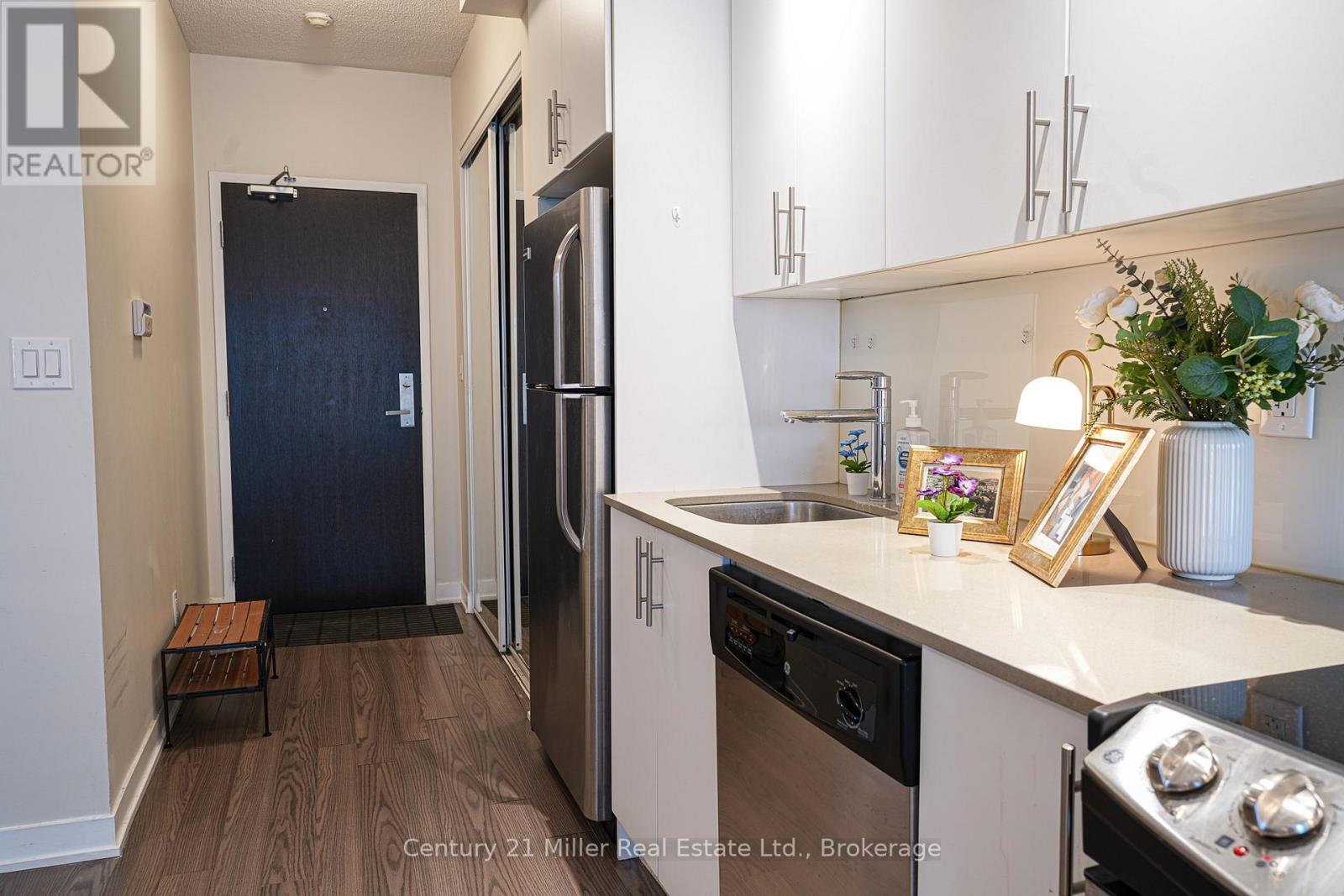 1634 - 165 Legion Road N, Toronto, Ontario  M8Y 0B3 - Photo 9 - W13692720