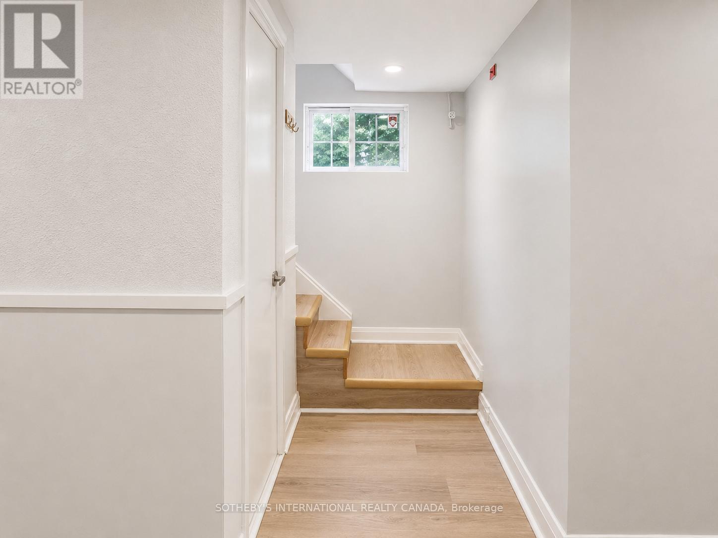 9 Lloydminster Crescent, Toronto, Ontario  M2M 2R9 - Photo 13 - C13692716