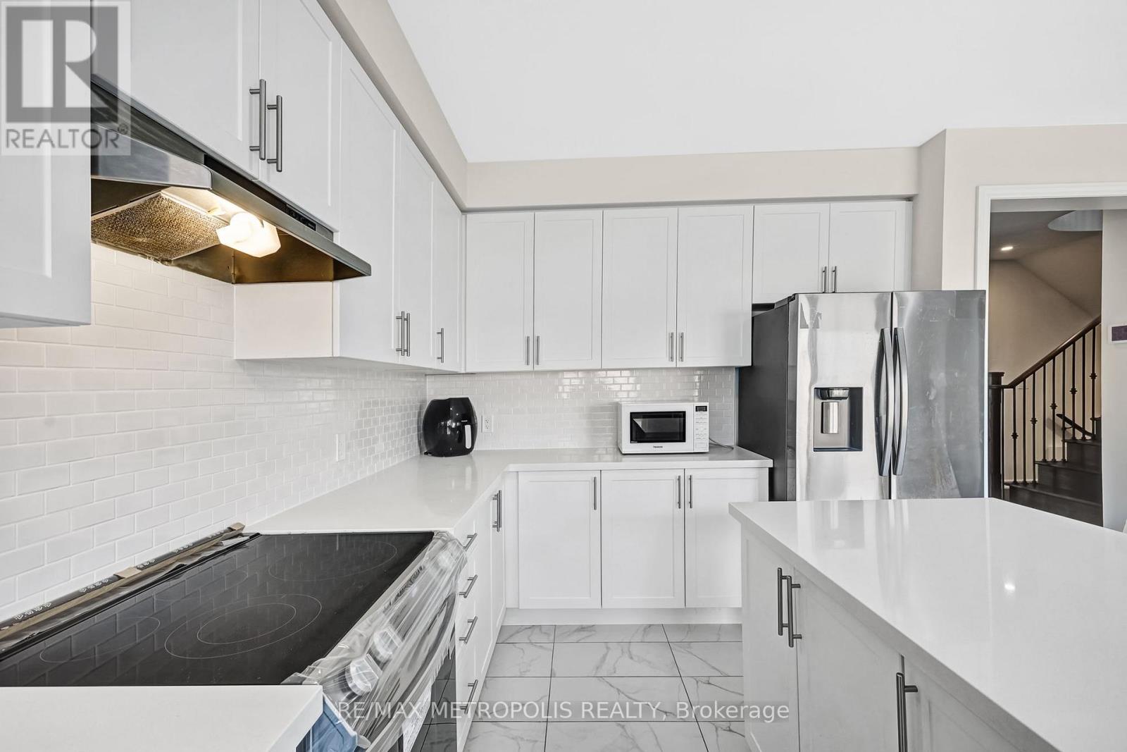 Main & Upper - 15 Douglas Kemp Crescent, Clarington, Ontario  L1C 7E3 - Photo 16 - E13692778