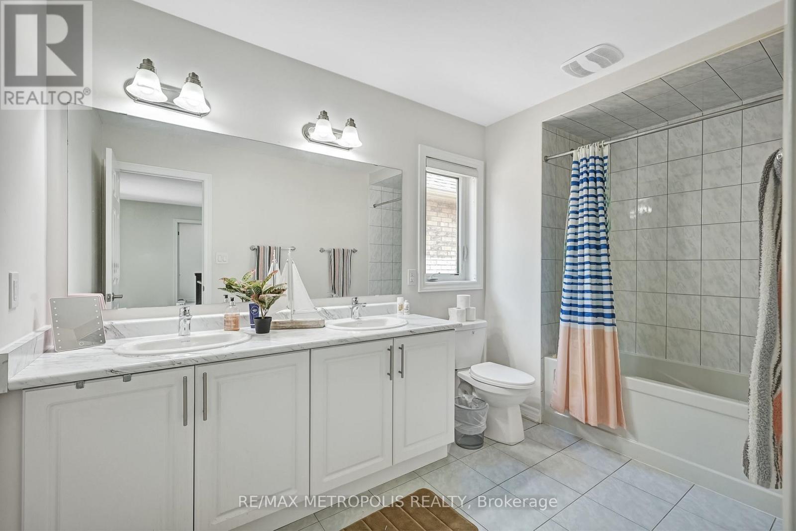 Main & Upper - 15 Douglas Kemp Crescent, Clarington, Ontario  L1C 7E3 - Photo 23 - E13692778