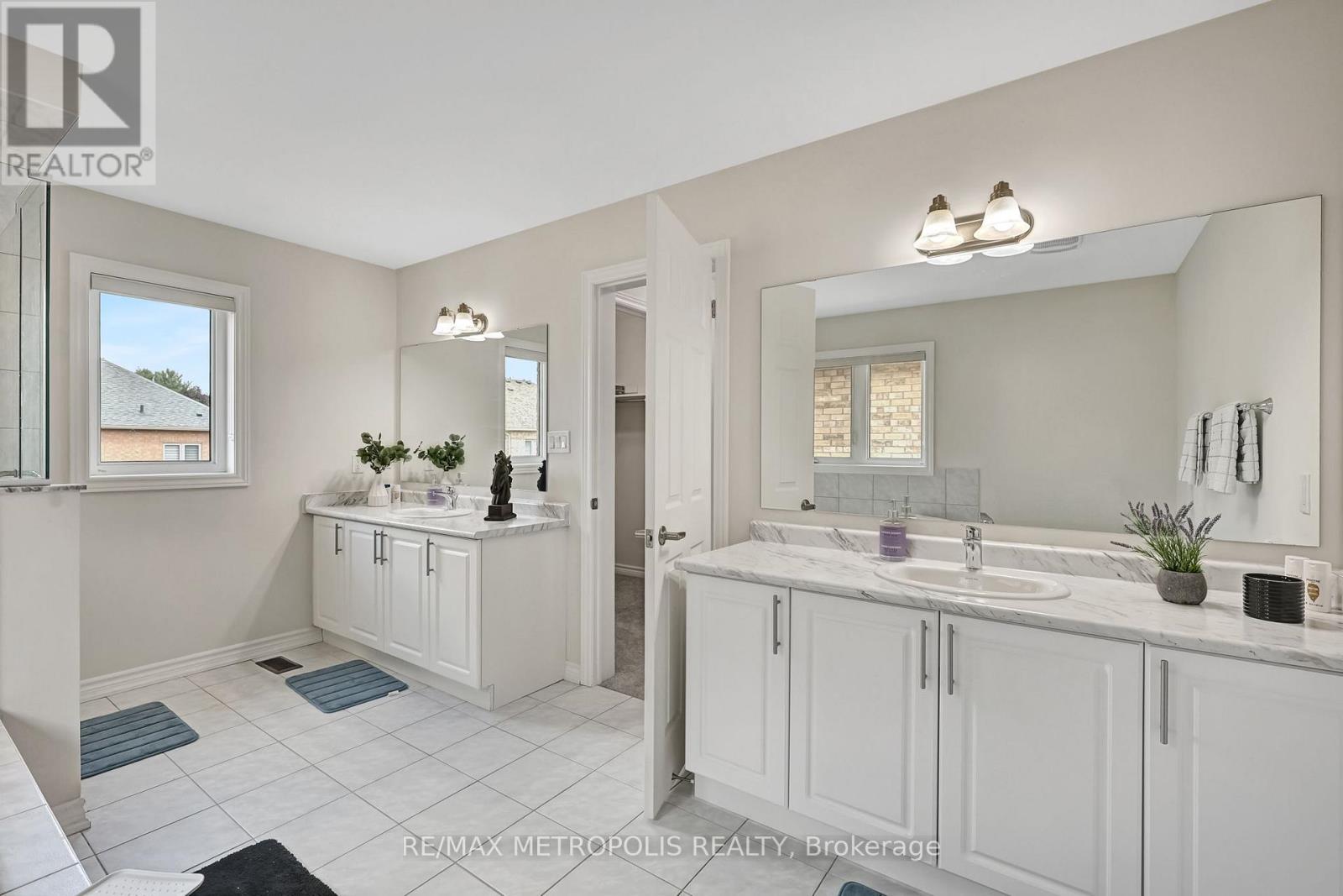 Main & Upper - 15 Douglas Kemp Crescent, Clarington, Ontario  L1C 7E3 - Photo 32 - E13692778