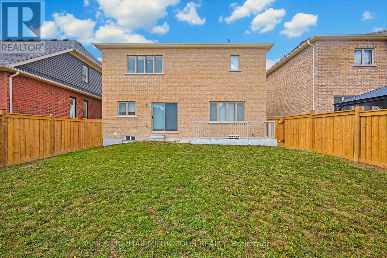 Main & Upper - 15 Douglas Kemp Crescent, Clarington, Ontario  L1C 7E3 - Photo 37 - E13692778