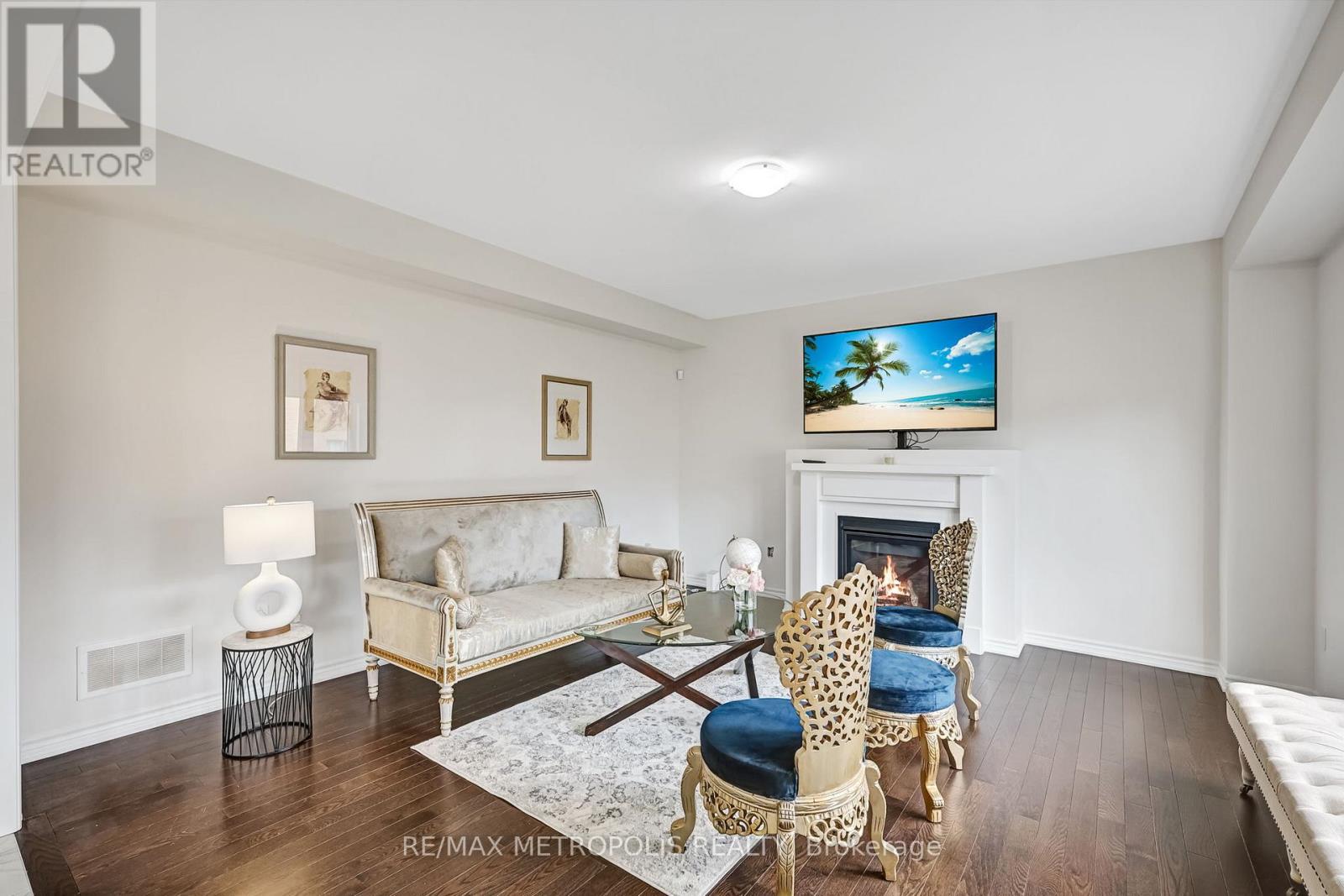 Main & Upper - 15 Douglas Kemp Crescent, Clarington, Ontario  L1C 7E3 - Photo 8 - E13692778