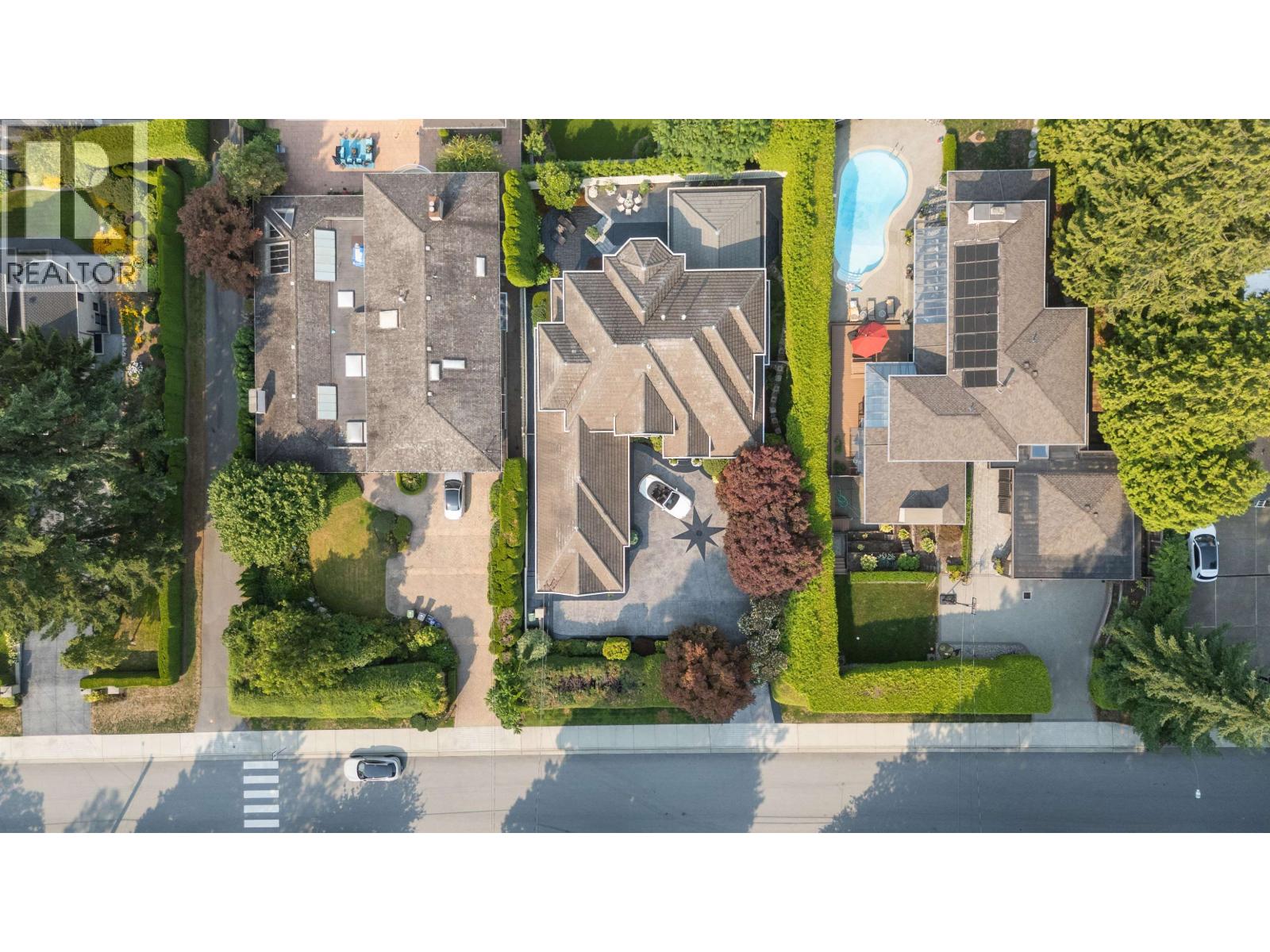 414 Walker Street, Coquitlam, British Columbia  V3K 4E3 - Photo 2 - R3157019