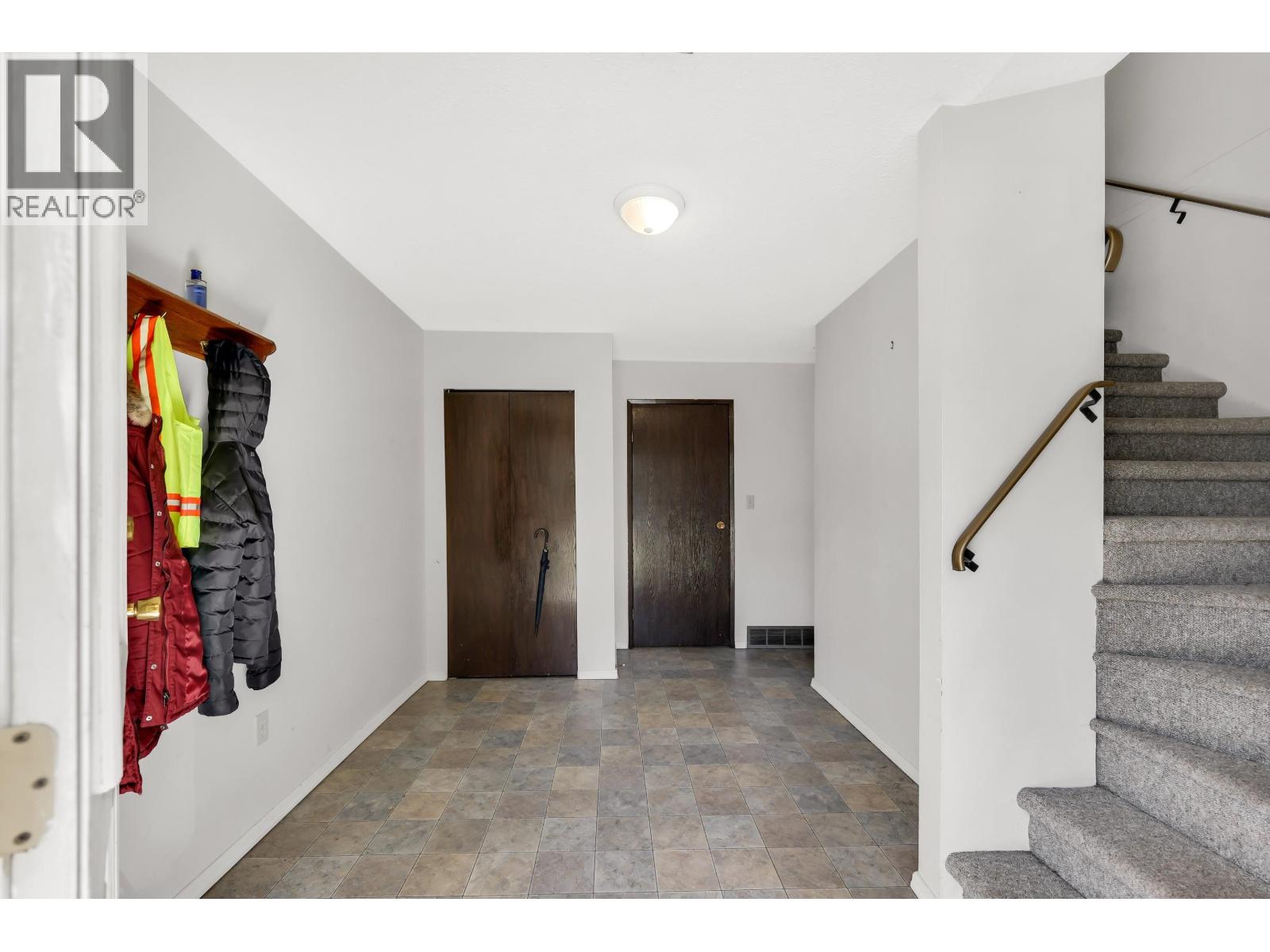 38319 Westway Avenue, Squamish, British Columbia  V8B 0W6 - Photo 4 - R3157231