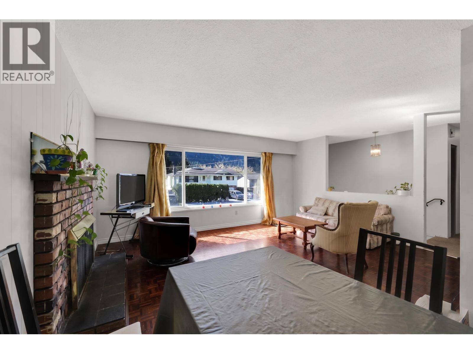 38319 Westway Avenue, Squamish, British Columbia  V8B 0W6 - Photo 7 - R3157231