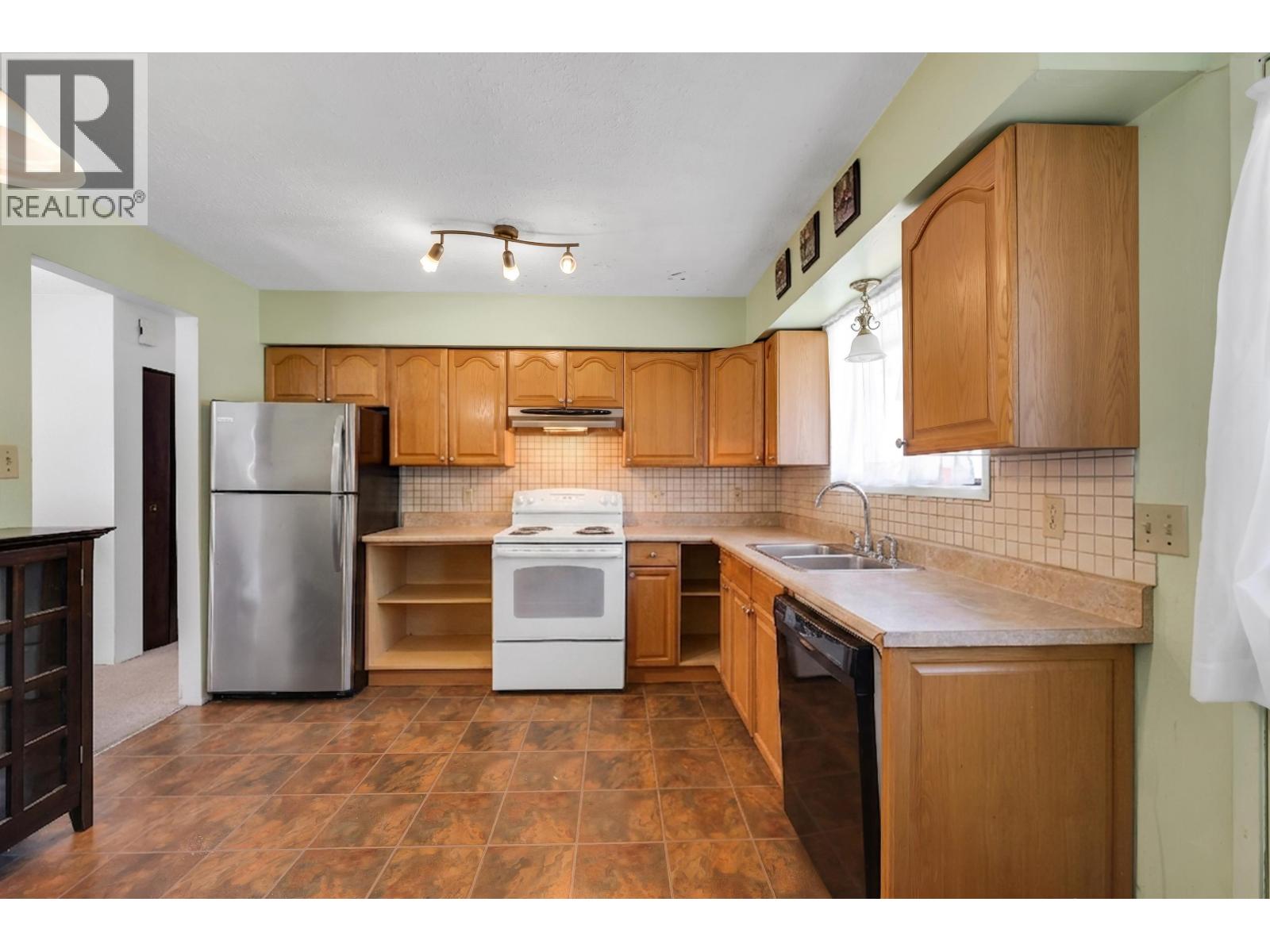 38319 Westway Avenue, Squamish, British Columbia  V8B 0W6 - Photo 8 - R3157231