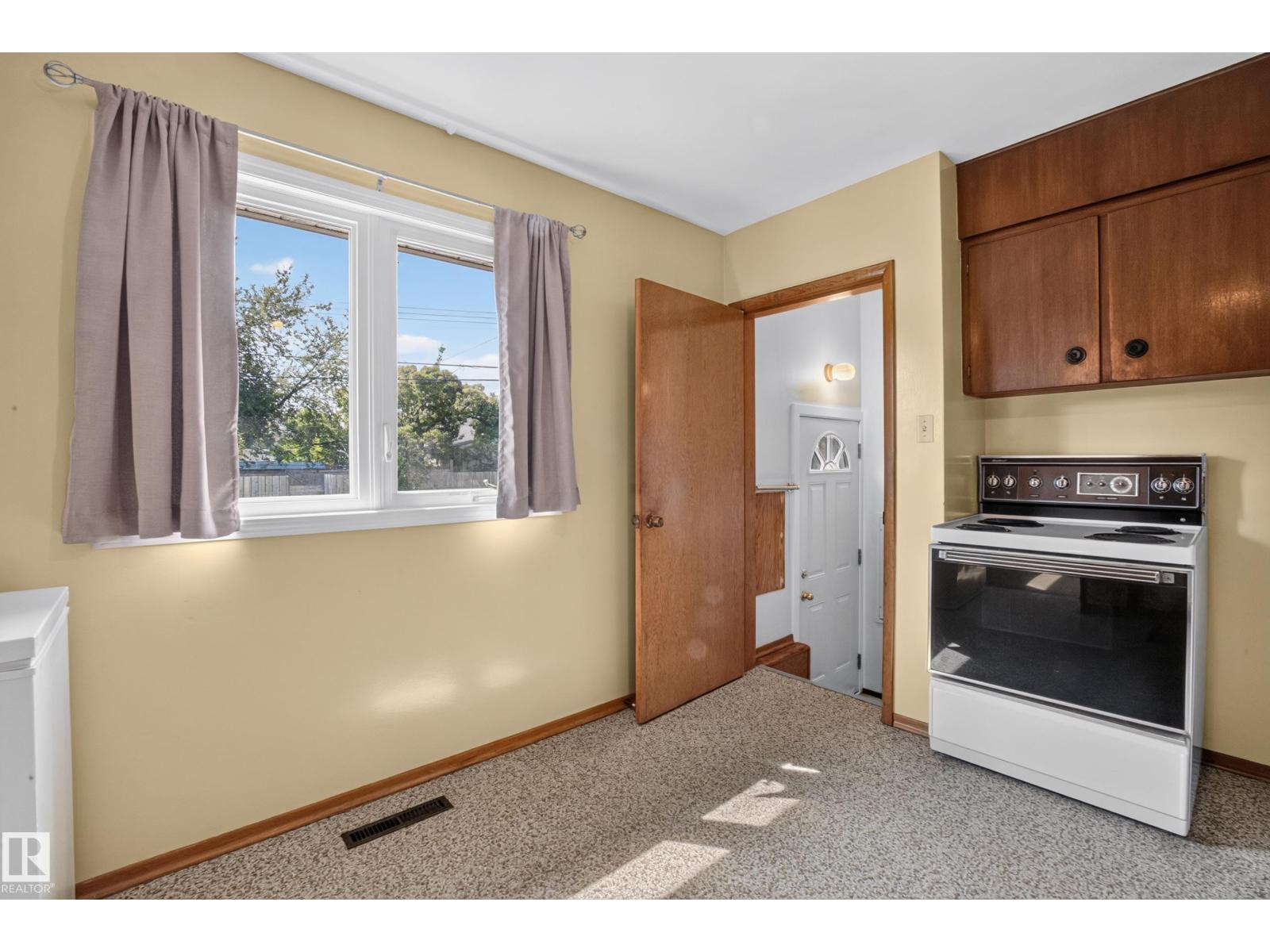 16009 93a Av NW NW, Edmonton, Alberta  T5R 5J7 - Photo 21 - E4504515