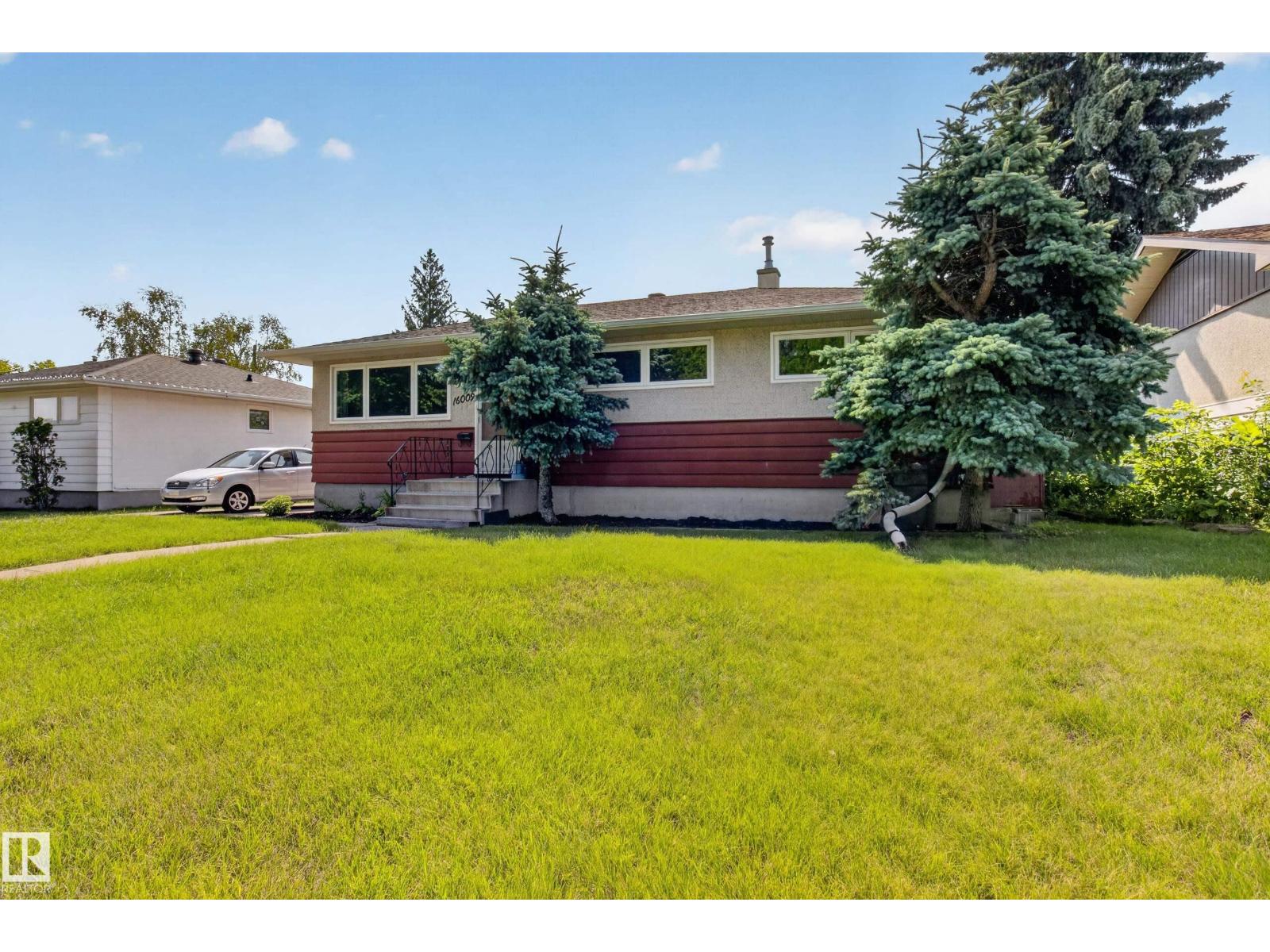 16009 93a Av NW NW, Edmonton, Alberta  T5R 5J7 - Photo 4 - E4504515