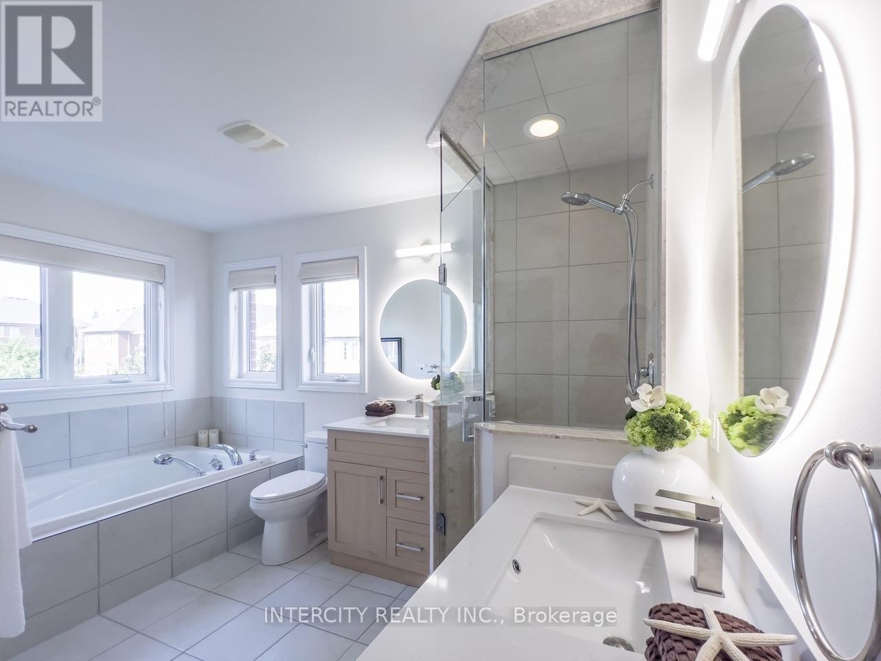 45 Lady Loretta Lane, Vaughan, Ontario  L6A 4E9 - Photo 9 - N13690708