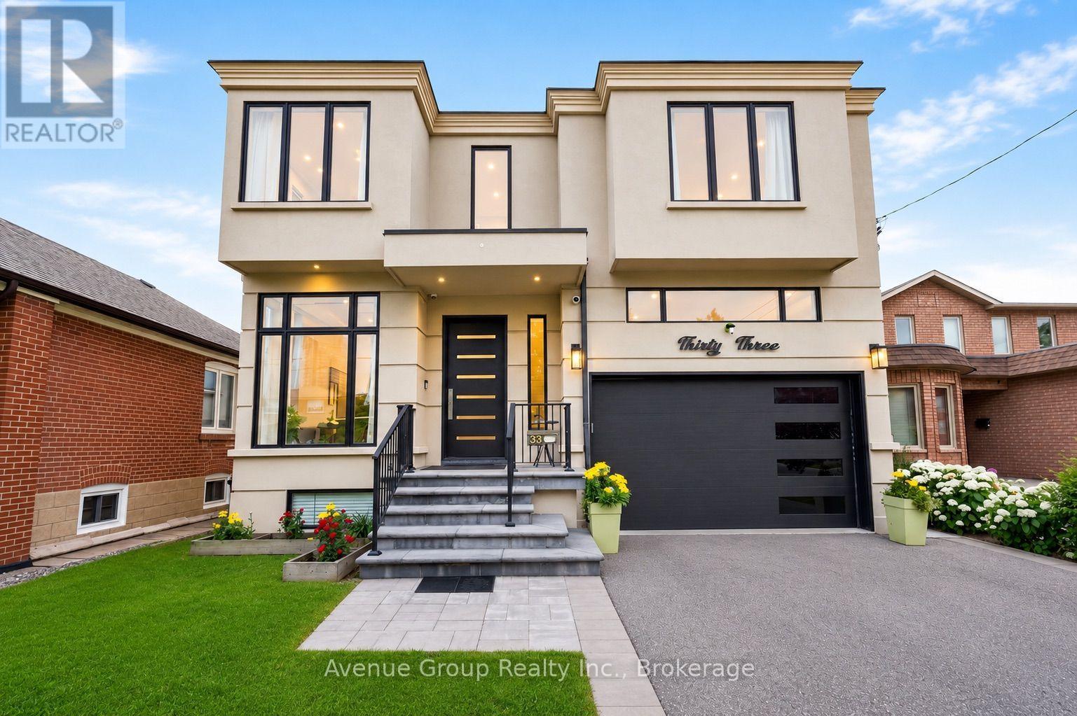 <div class="slider-price">$2,499,000</div><p>33 Cartwright Avenue, Toronto, Ontario</p>