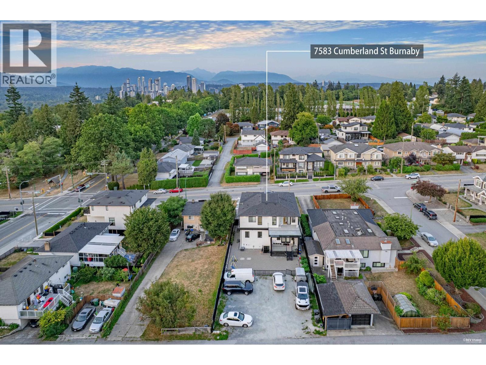 7583 Cumberland Street, Burnaby, British Columbia  V3N 3X7 - Photo 17 - R3157245