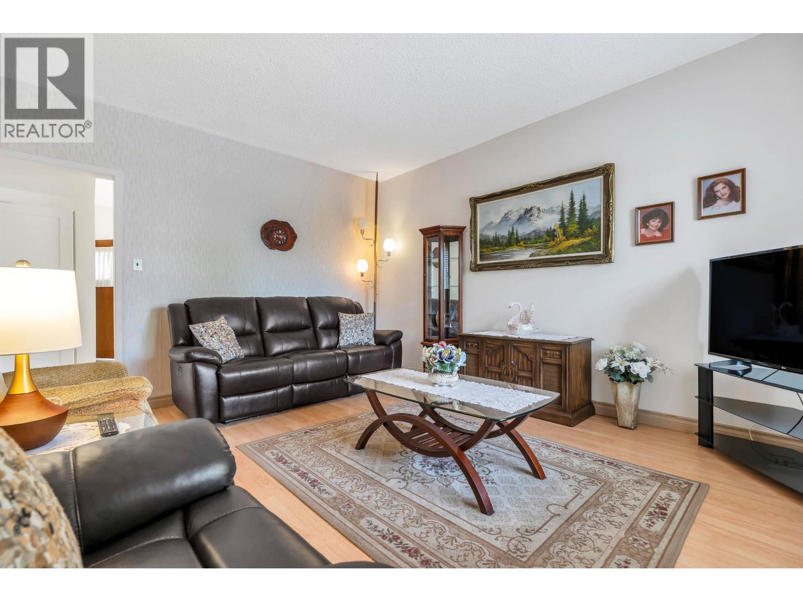 2560 Adanac Street, Vancouver, British Columbia  V5K 2M5 - Photo 3 - R3156817