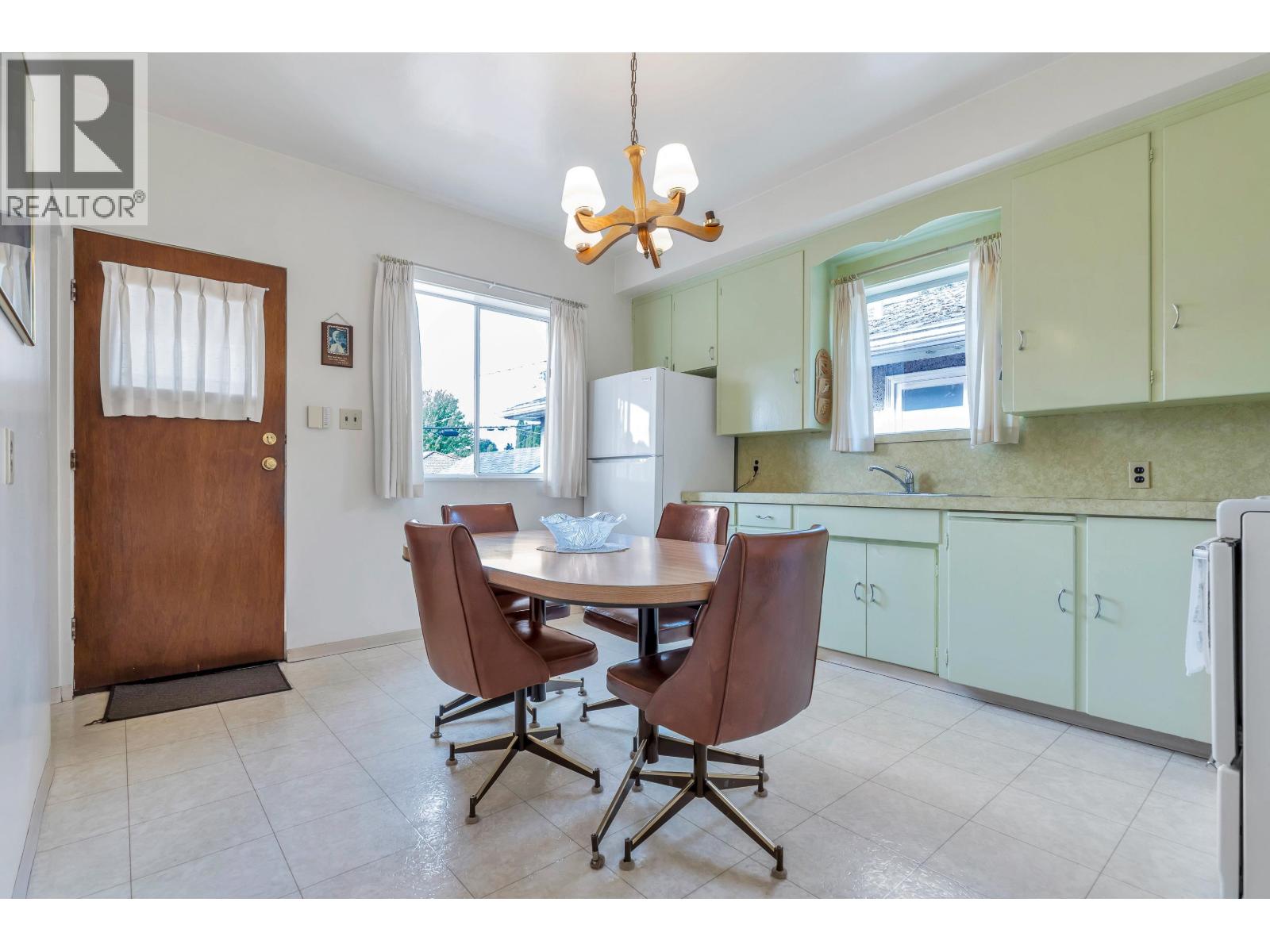 2560 Adanac Street, Vancouver, British Columbia  V5K 2M5 - Photo 7 - R3156817