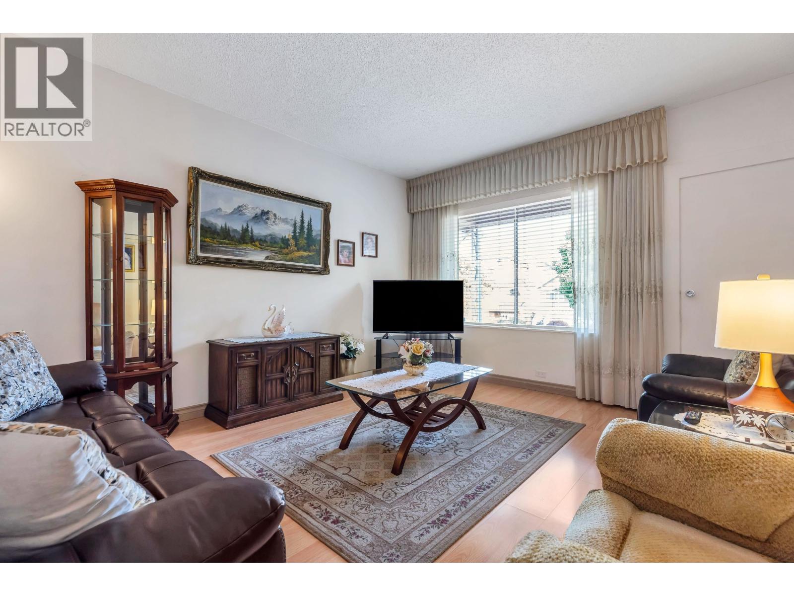 2560 Adanac Street, Vancouver, British Columbia  V5K 2M5 - Photo 4 - R3156817