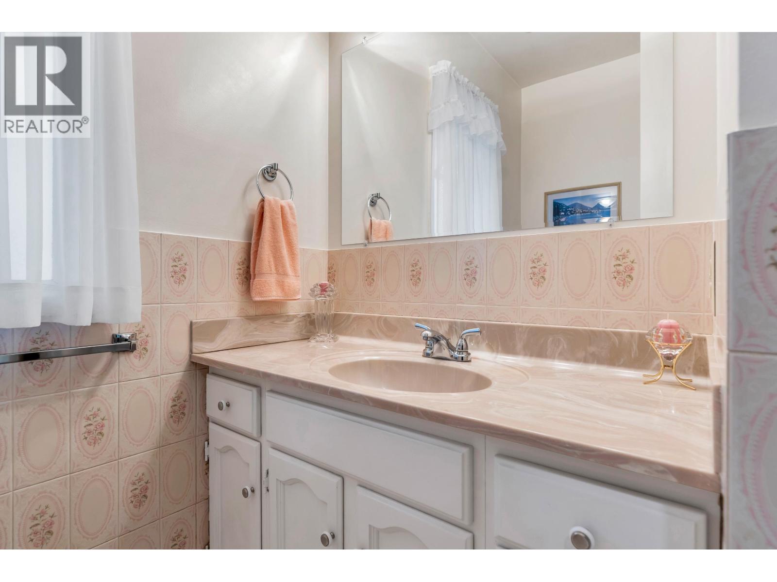 2560 Adanac Street, Vancouver, British Columbia  V5K 2M5 - Photo 13 - R3156817