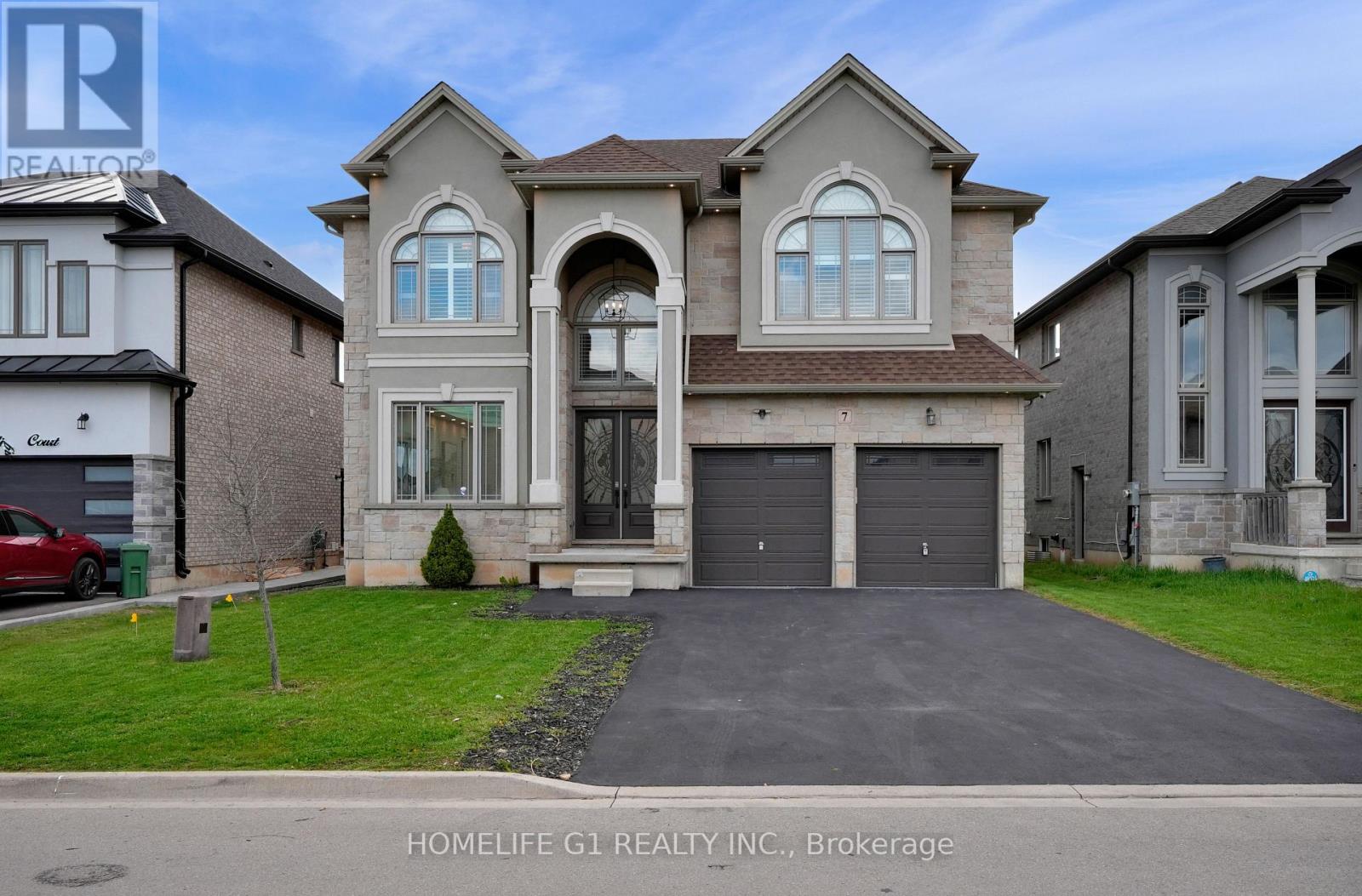 7 Riesling Court, Hamilton, Ontario  L8G 0B4 - Photo 2 - X13692690