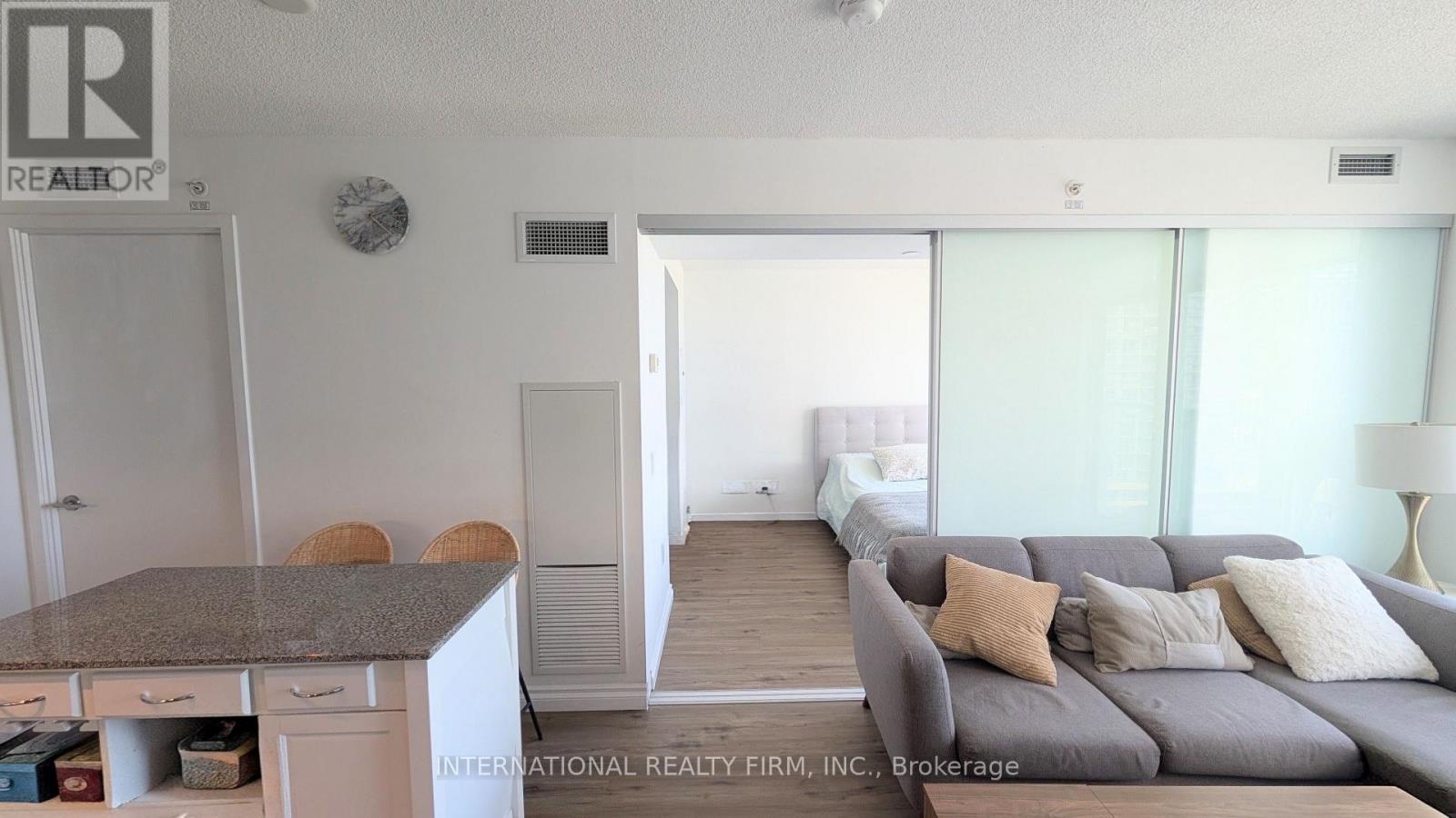 2110 - 85 Queens Wharf Road, Toronto, Ontario  M5V 0J9 - Photo 5 - C13639764