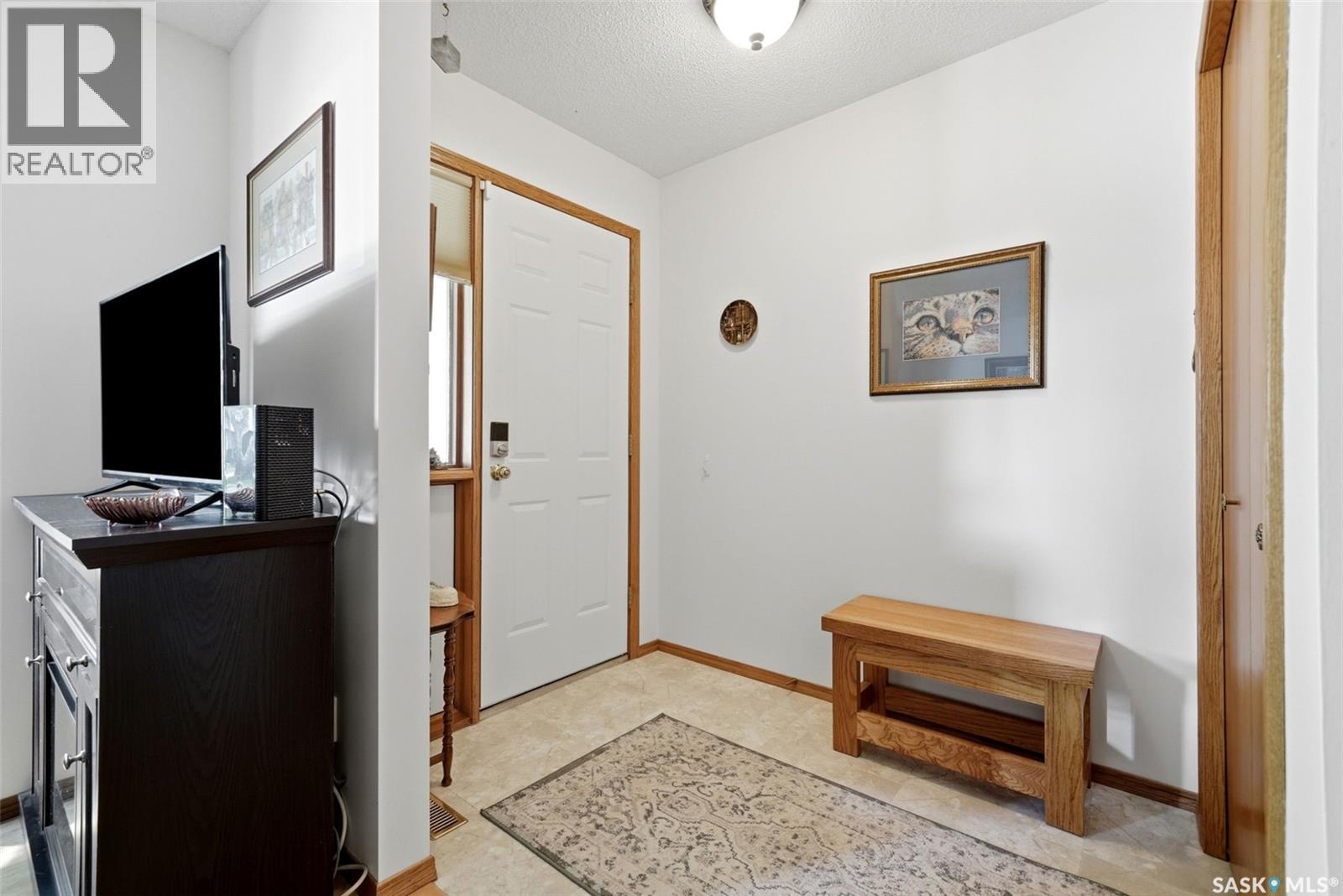 3309 Brookshire Lane, Regina, Saskatchewan  S4V 2R1 - Photo 3 - SK046029