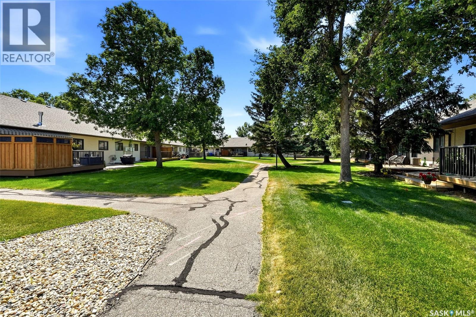3309 Brookshire Lane, Regina, Saskatchewan  S4V 2R1 - Photo 42 - SK046029