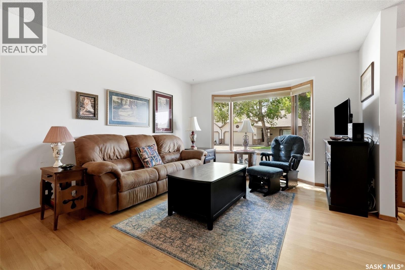 3309 Brookshire Lane, Regina, Saskatchewan  S4V 2R1 - Photo 5 - SK046029
